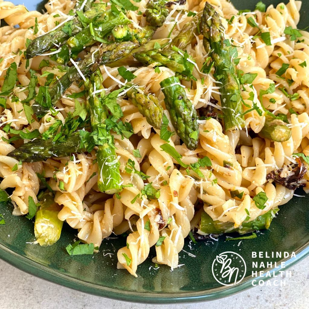 Ensalada de pasta y espárragos sin gluten